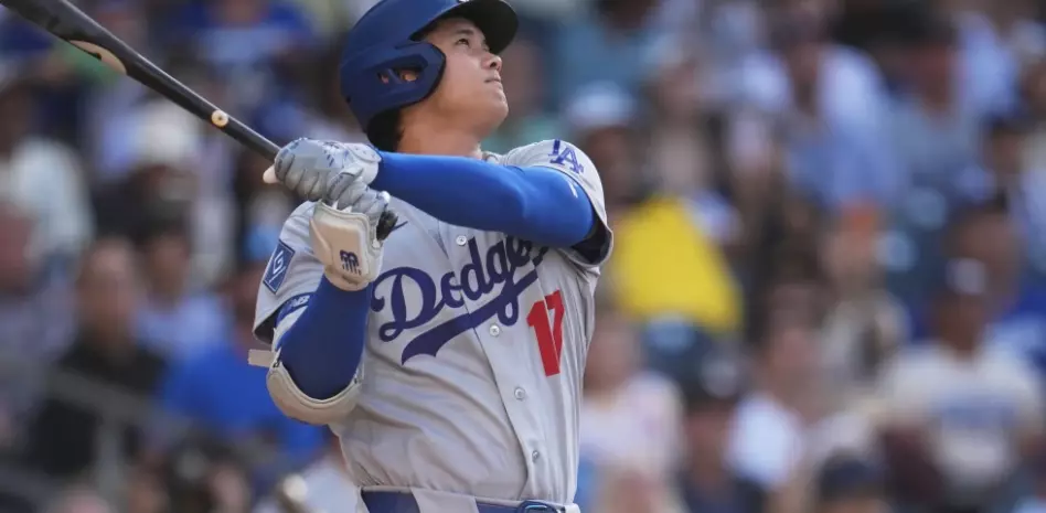 Ohtani jonronea al primer pitcheo y lanza 5 sólidas entradas en triunfo de Dodgers