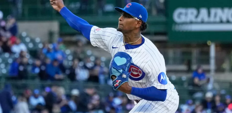 Edward Cabrera abandona partido de Cachorros ante Cerveceros por ampolla en dedo