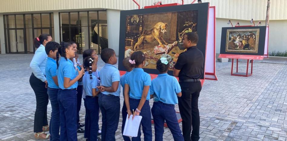 Centro Cultural Rainieri recibe primera visita de estudiantes