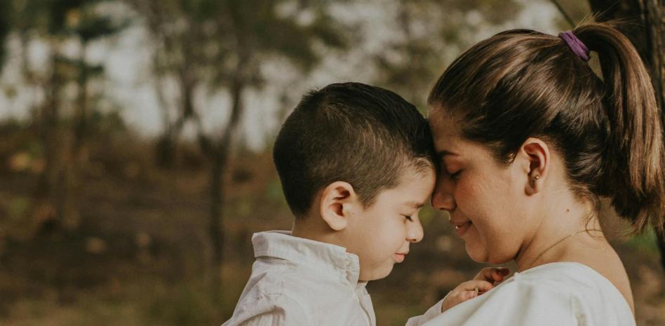 Si las niñas son de los padres, entonces... ¿los niños son de las madres?