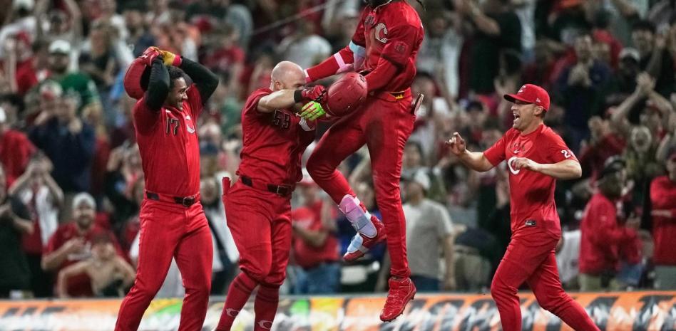 Elly de la Cruz dispara jonrón de tres carreras y los Rojos vencen Cardenales