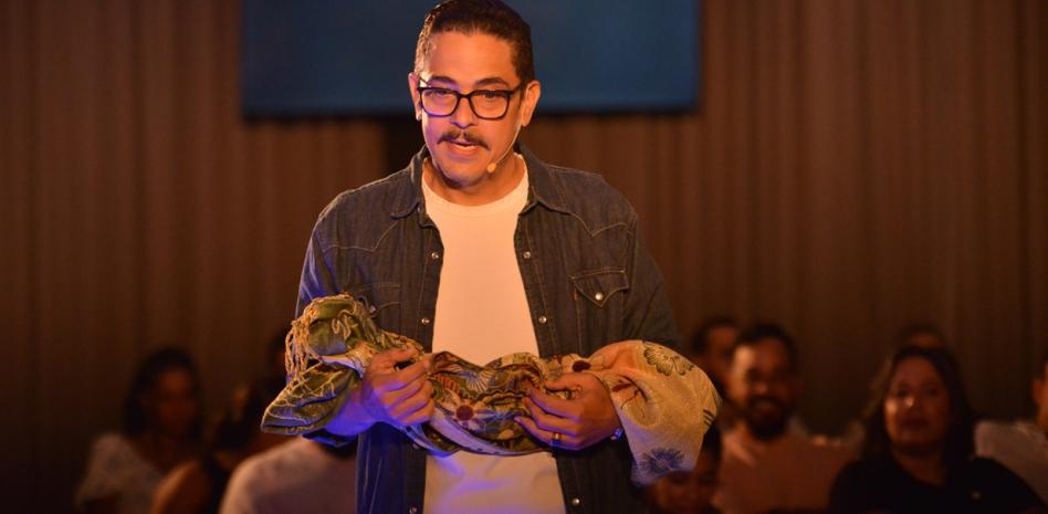 Luis José Germán convierte el teatro en un acto de esperanza en "Todas las cosas maravillosas"