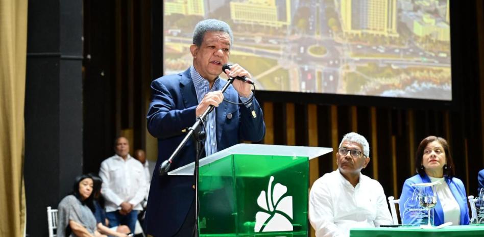 Leonel acusa al PRM de aumentar RD$18 mil millones en sueldos, salarios y viáticos solo en 2026