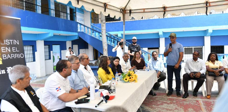 Ponen el oído en Los Alcarrizos durante el primer Diálogo para la Convivencia Barrial
