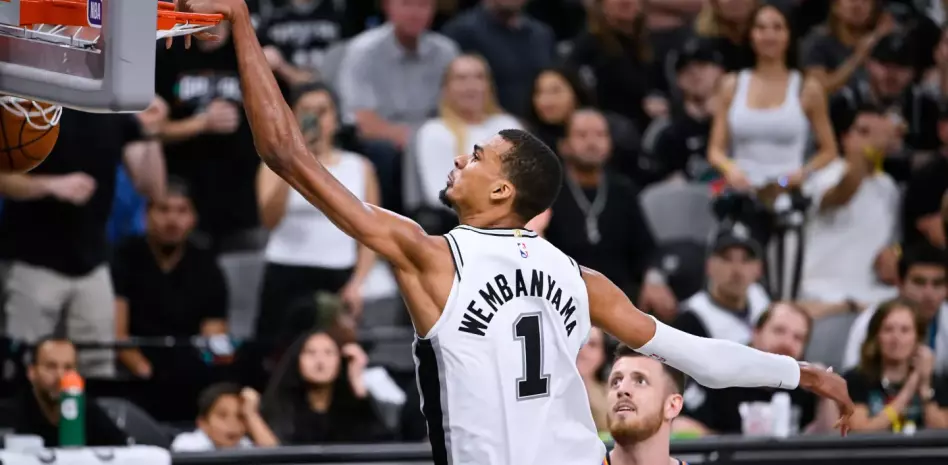 Wembanyama anota 33, Spurs aplastan al Thunder para igualar la final del Oeste en NBA
