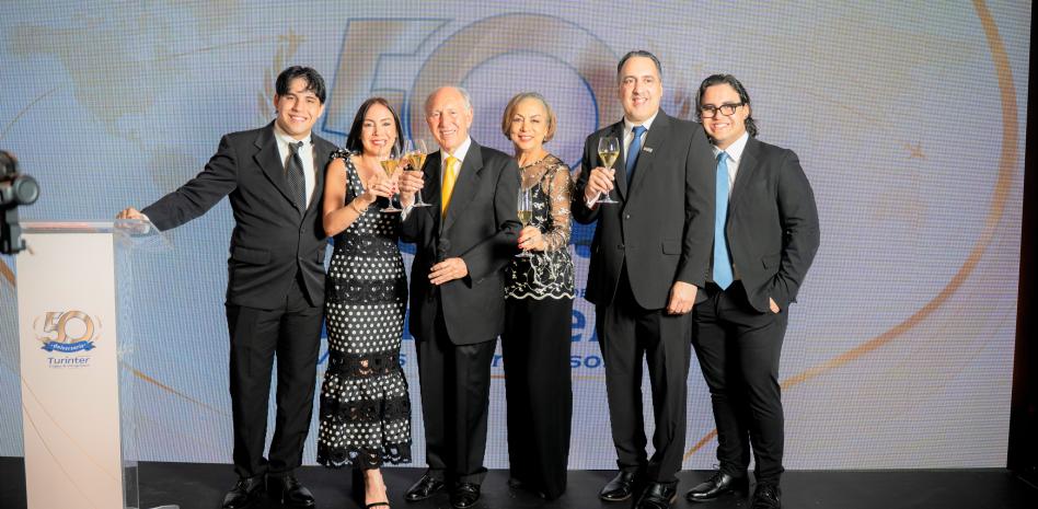 Turinter celebra 50 años de liderazgo en el turismo