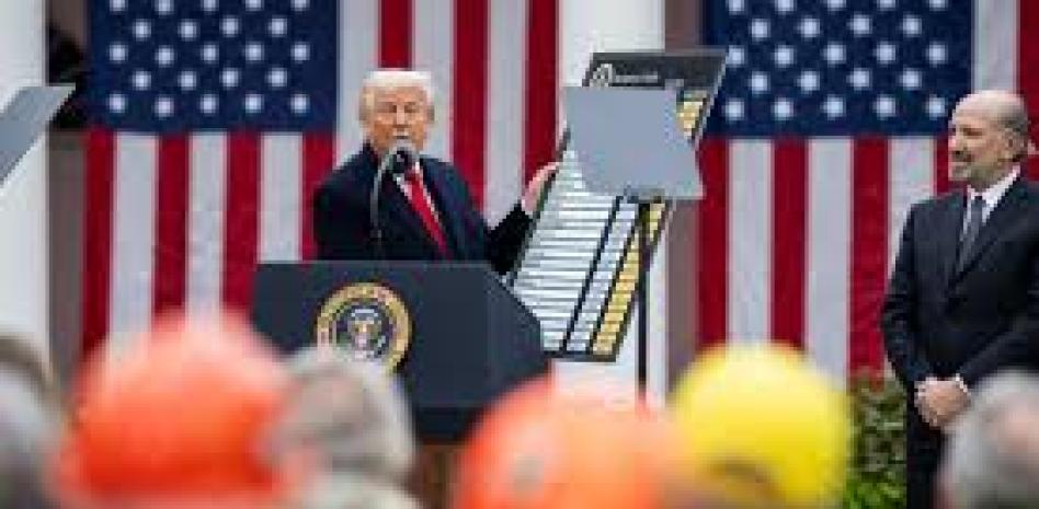 La lógica mafiosa de las guerras arancelarias de Trump