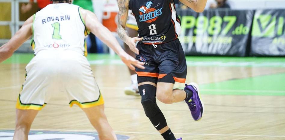 Richard Bautista encesta 33 puntos para los Titanes que vencen a los Soles