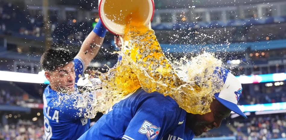 Jesús Sánchez batea el primer grand slam de su carrera en el éxito de los Azulejos