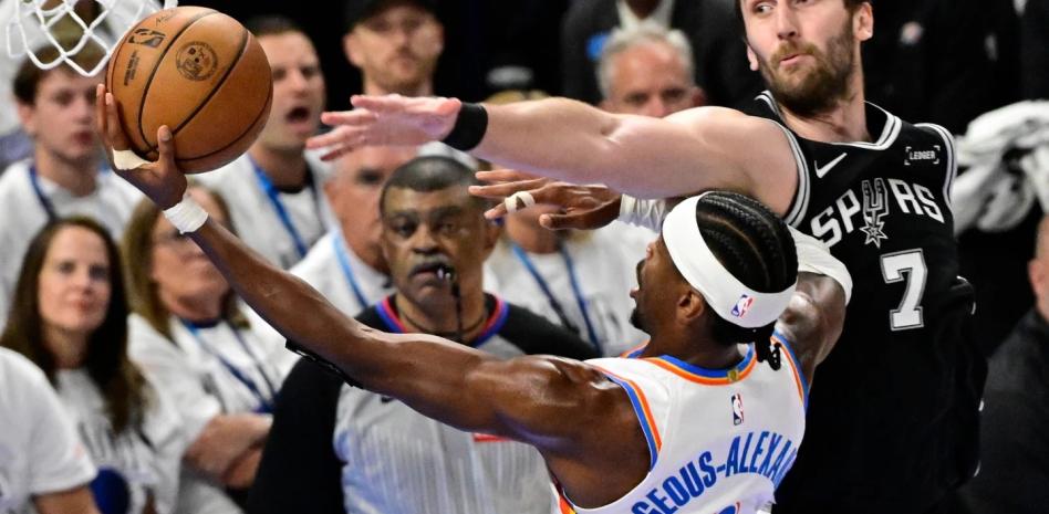 Los Thunder vencen a los Spurs y se colocan a una victoria para regresar a la Final de la NBA
