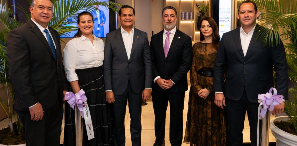 Portal estrena centro de negocios de medios de pago en Santiago