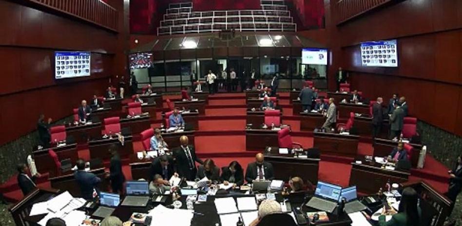 Senador Antonio Taveras anuncia salida del PRM