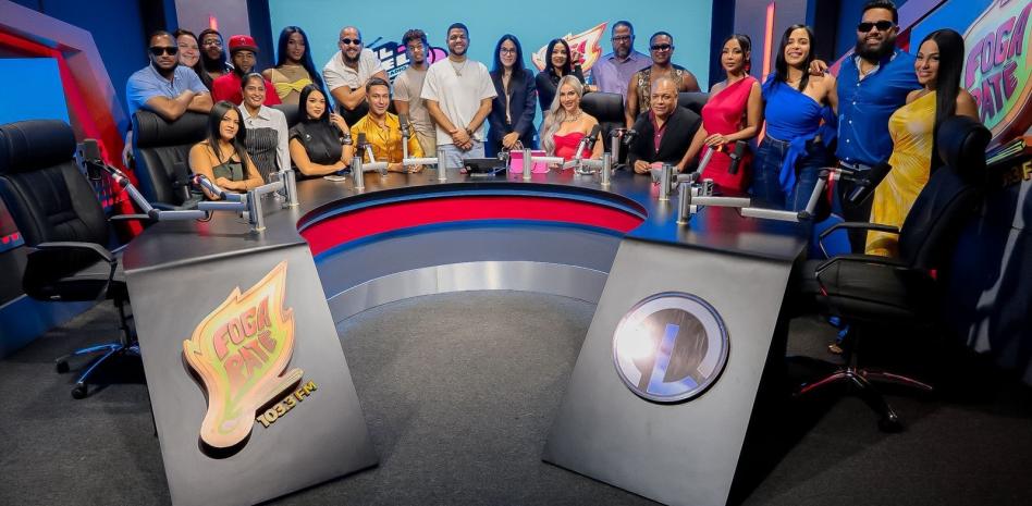 Luinny Corporán presenta los nuevos estudios de Fogaraté 103.3 FM junto a RCC Media