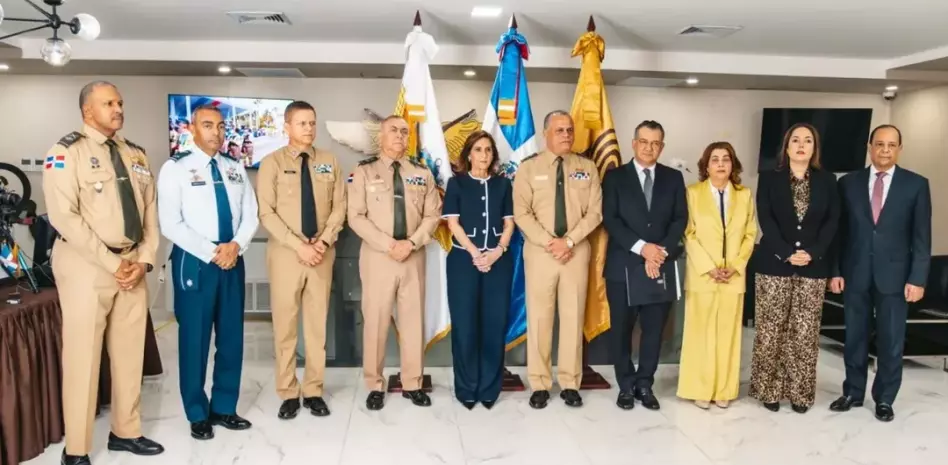 Junta y Ministerio de Defensa inician proceso para entrega de nueva cédula a miembros de las FFAA