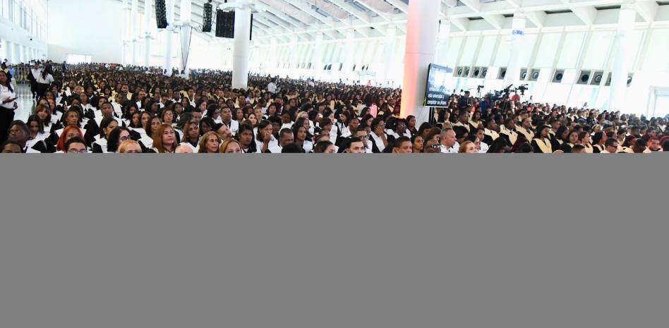 UFHEC celebra su cuadragésima octava graduación ordinaria con 2,185 nuevos profesionales