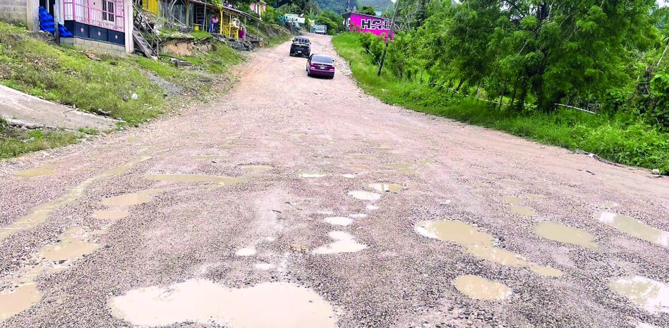 Carretera Tenares- Gaspar Hernández tiene gran deterioro