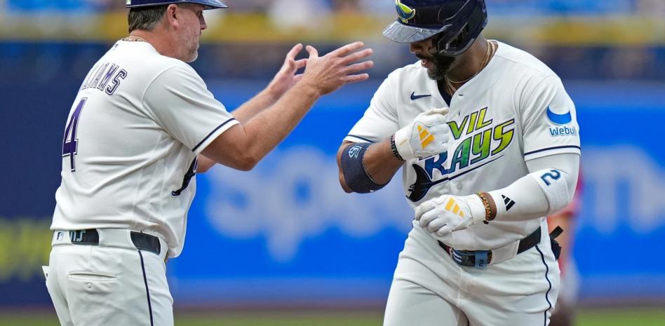 Yandy Díaz pega un par de vuelacercas y los Rays vencen Anaheim