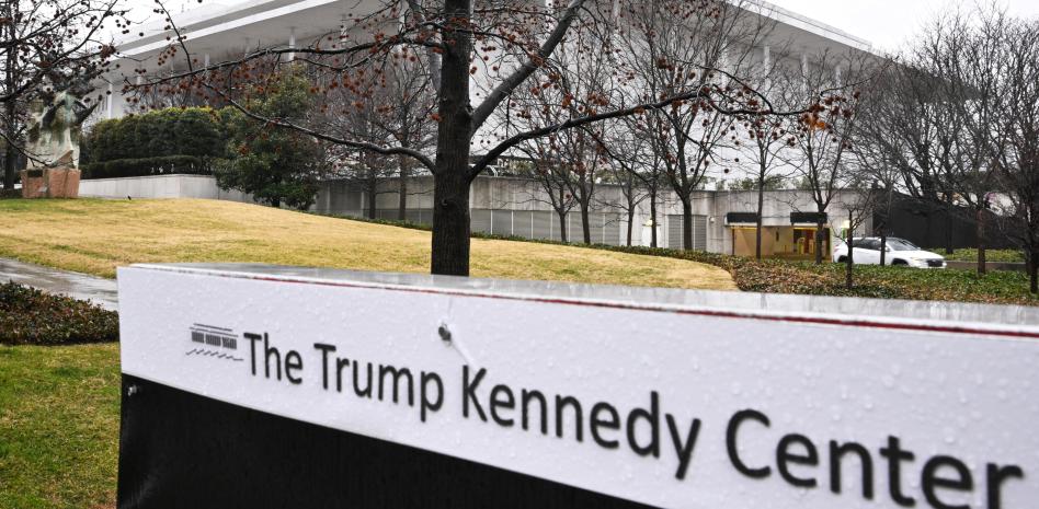 Centro Kennedy violó la ley al usar el nombre de Donald Trump