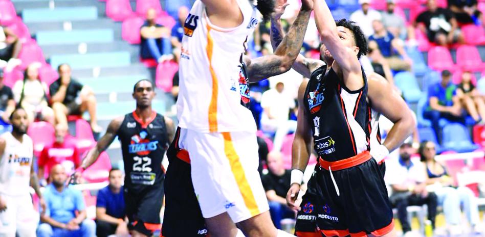 Titanes ganan por la mínima en Moca y logran clasificar en la LNB