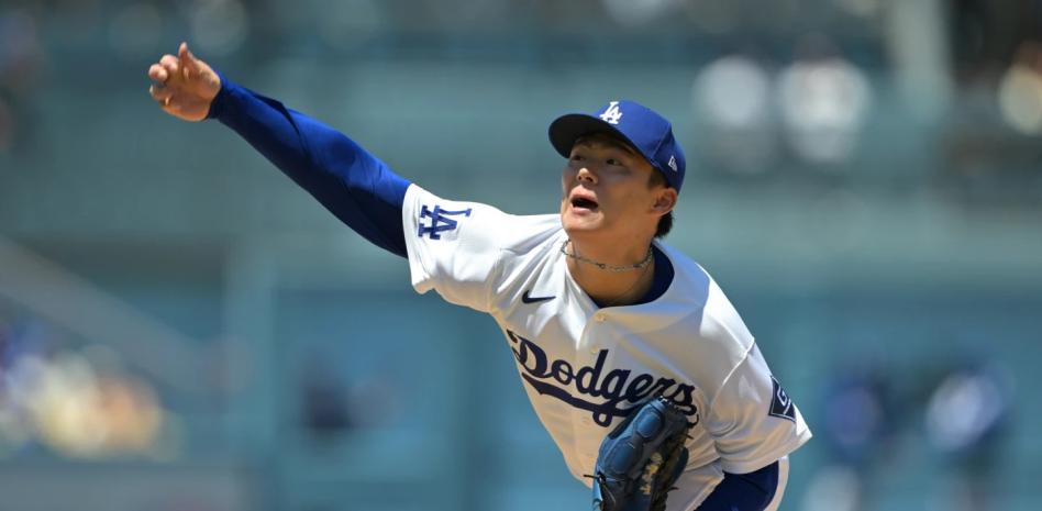 Yamamoto domina 8 innings, Dodgers anotan 9 en la primera y derrotan a los Angelinos