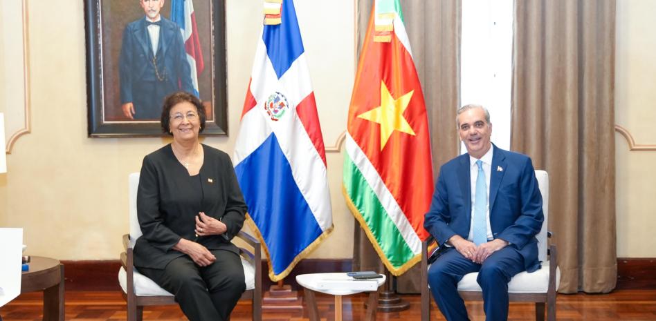 Abinader recibe a presidenta de Surinam, Jennifer Geerlings-Simons, en visita oficial