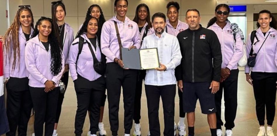 Embajador de República Dominicana en Brasil recibe a Reinas del Caribe