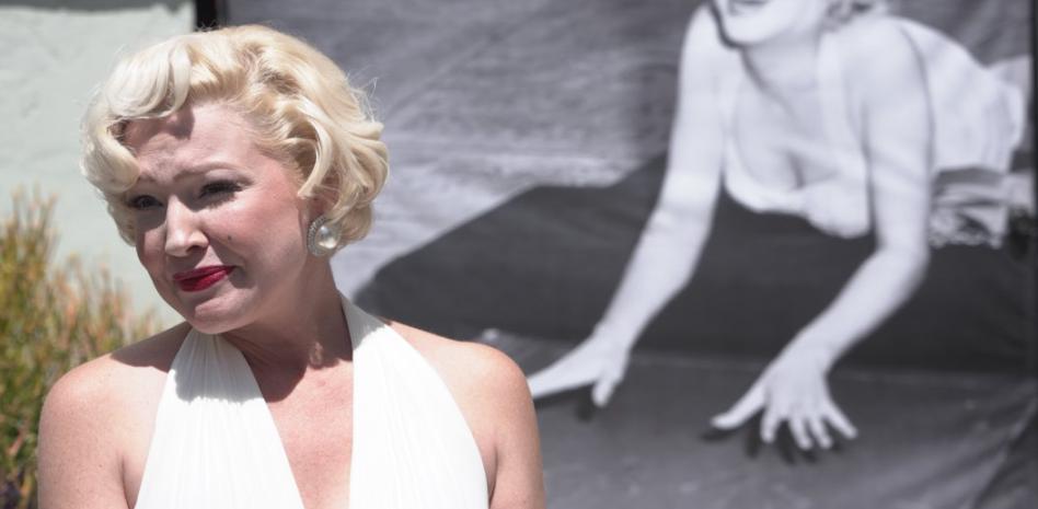 Seguidores de Marilyn Monroe le cantan "feliz cumpleaños" a un siglo de nacimiento este 1 de junio