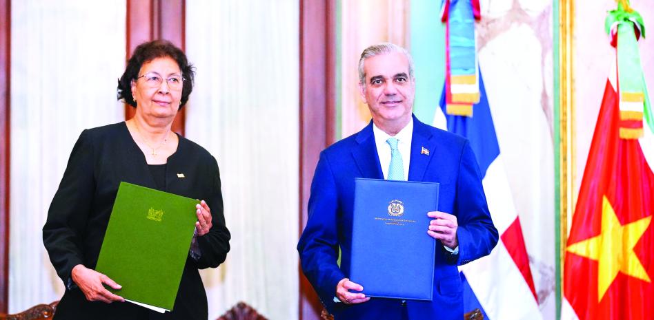 El país firma acuerdo estratégico con Surinam