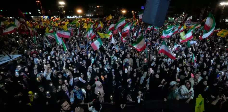 EE.UU. e Irán atacan objetivos militares mutuos