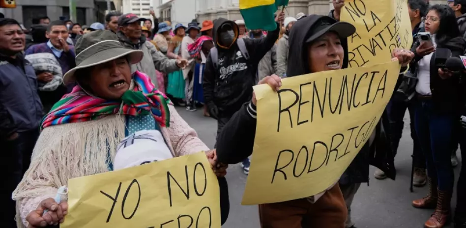 Sindicatos rechazan negociar con el presidente Paz