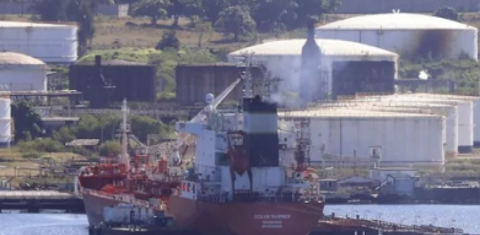 EEUU indaga buque que zarpó con combustible desde Colombia e iría a Cuba