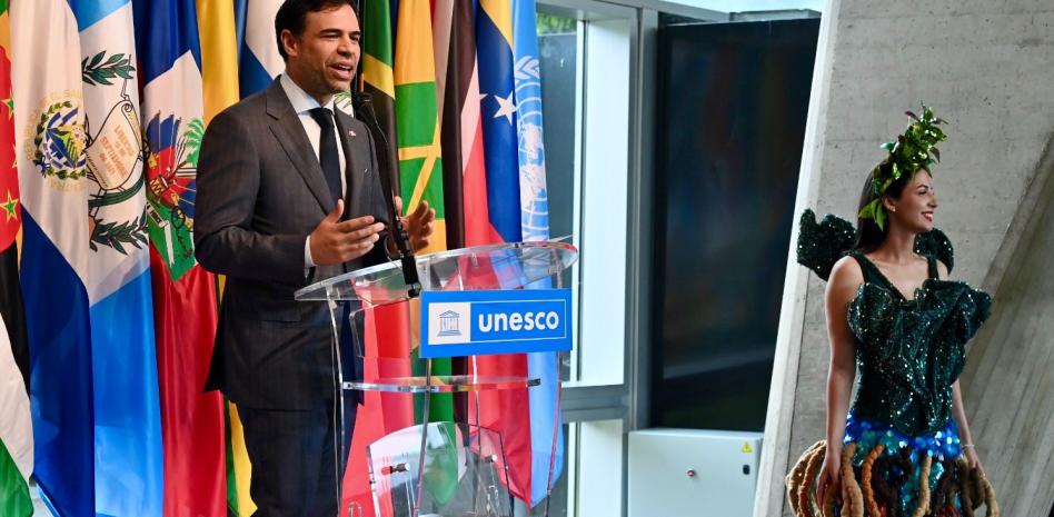Roberto Ángel Salcedo encabeza la Semana de América Latina y el Caribe en la UNESCO