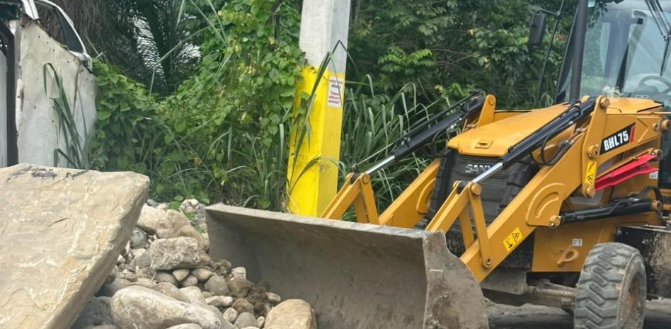 Defensor del Pueblo contribuye a solucionar problemática de drenaje en Los Alcarrizos