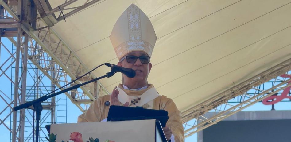 Arzobispo de Santiago llama a enfrentar casos de violencia