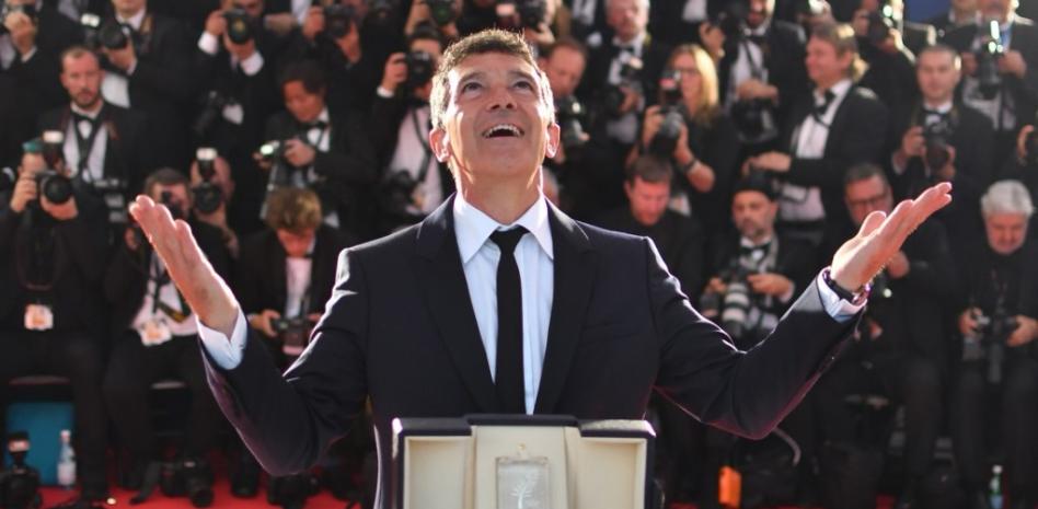 Antonio Banderas ante el papa: “Confieso que soy víctima del hechizo de Dios”