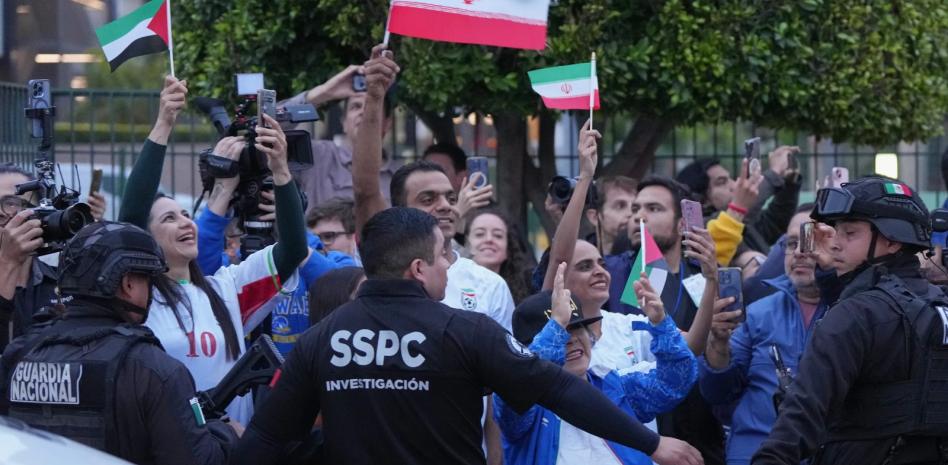 Federación iraní de fútbol dice entradas de aficionados para el Mundial en USA han sido revocadas