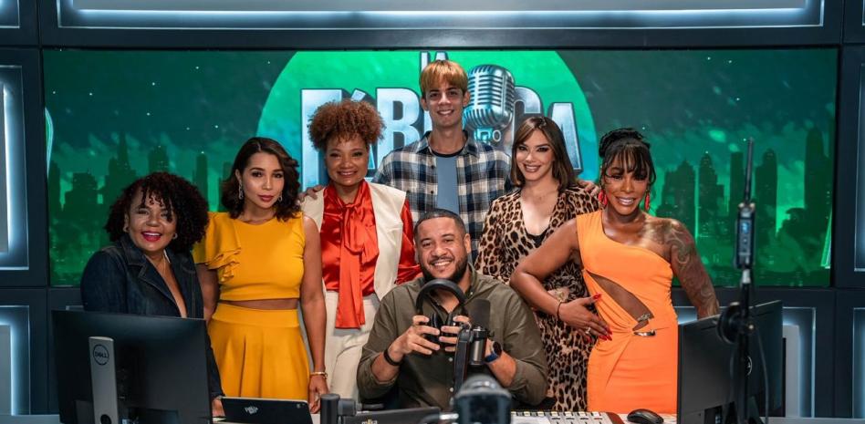 Radio y TV experimentan aumento significativo de programas durante primeros seis meses de 2026
