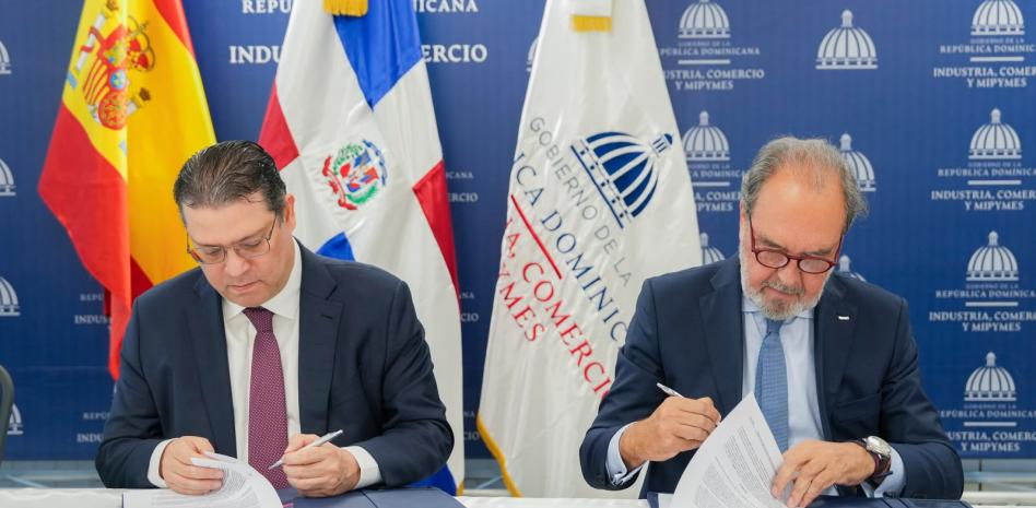Firman acuerdo con Banco Sabadell para atraer inversión española y fortalecer exportaciones