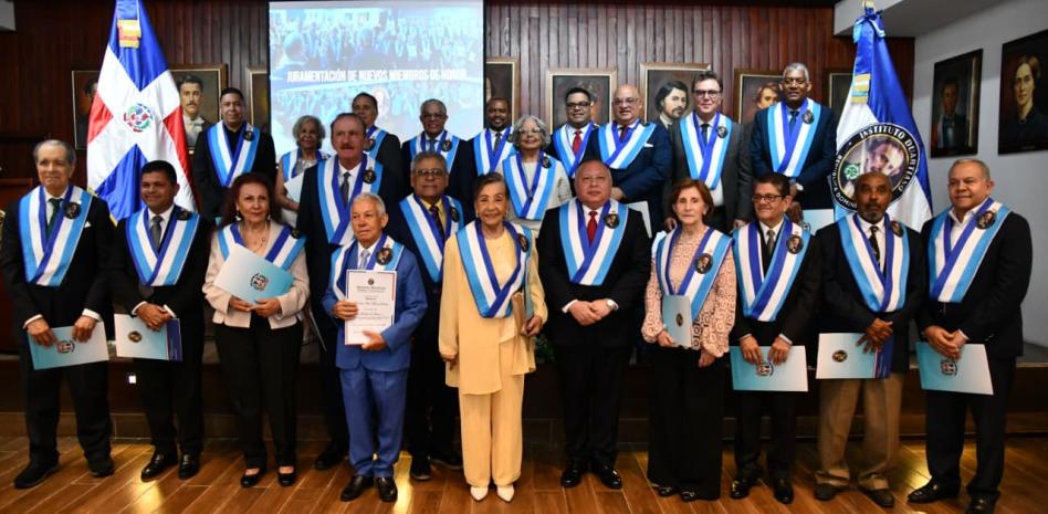 Instituto Duartiano juramenta nuevos miembros de honor