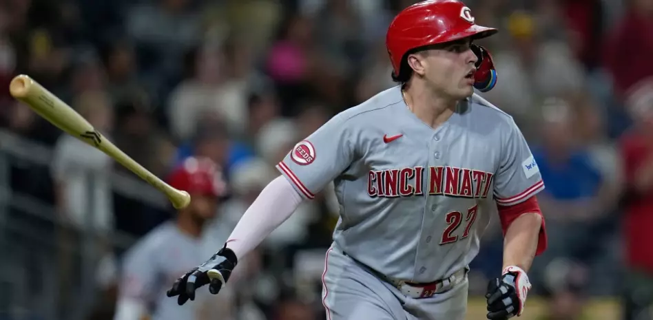 Sal Stewart jonronea en la entrada 11 y los Rojos se imponen 5-3 sobre los Padres