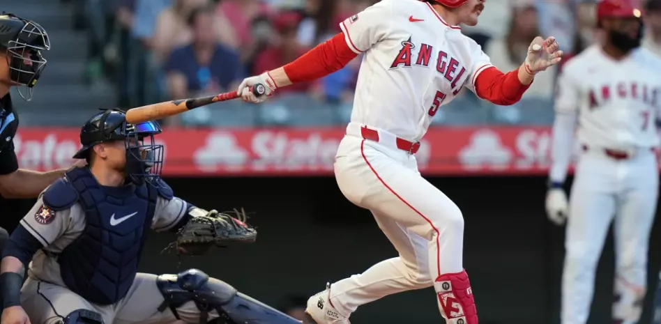 Angelinos anotan 5 en el segundo, Ureña lanza 5 innings en blanco y vencen a los Astros