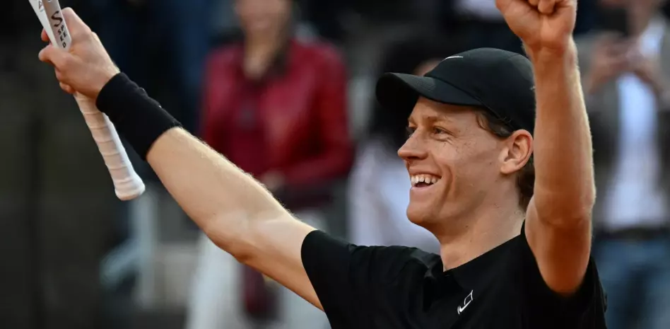 Jannik Sinner vuelve a entrenar tras descartar problemas médicos serios