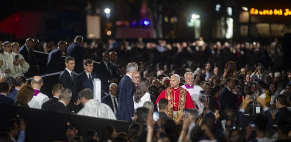 El papa León XIV bendice la Sagrada Familia de Barcelona en una espectacular celebración