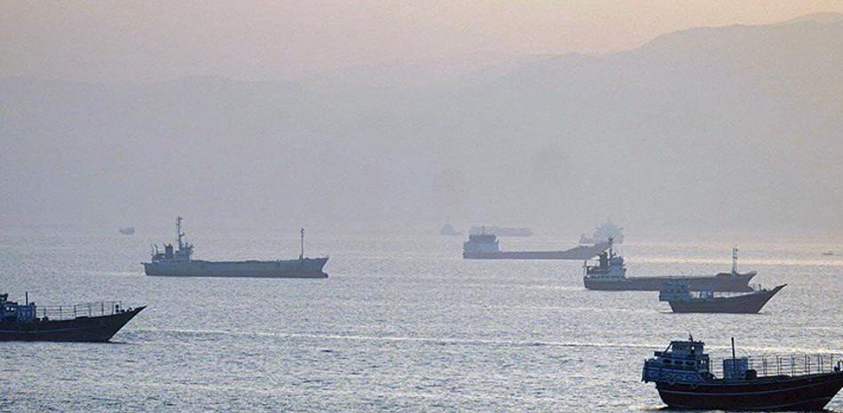 EEUU lanza nuevos ataques contra Irán, que responde con un cierre total de Ormuz
