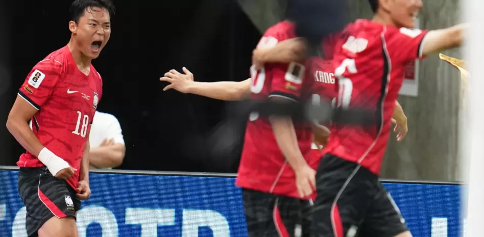 Surcorea remonta para superar 2-1 a República Checa en la Copa Mundial de la FIFA