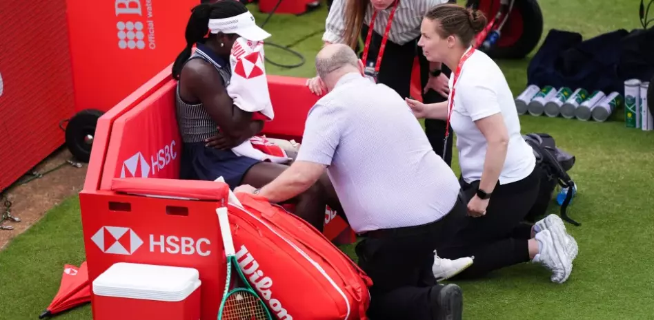 Victoria Mboko se perderá Abierto de Wimbledon tras sufrir una lesión en Queens