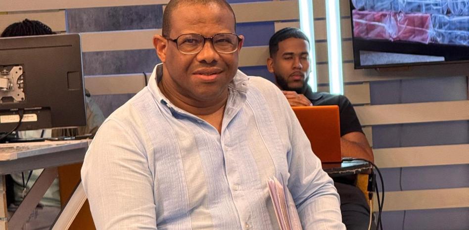 Arrestan exdirector del Oncológico Santiago y otras nueve personas
