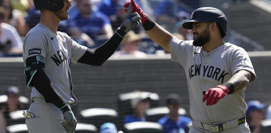 Domínguez y Goldschmidt jonronean y los Yankees superan a los Azulejos
