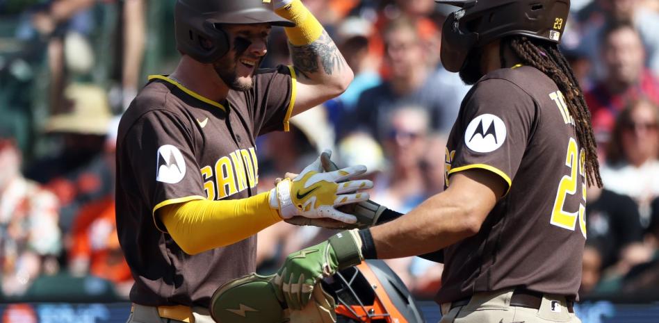 Los Padres conectan cinco jonrones y apabullan a Orioles 9-3