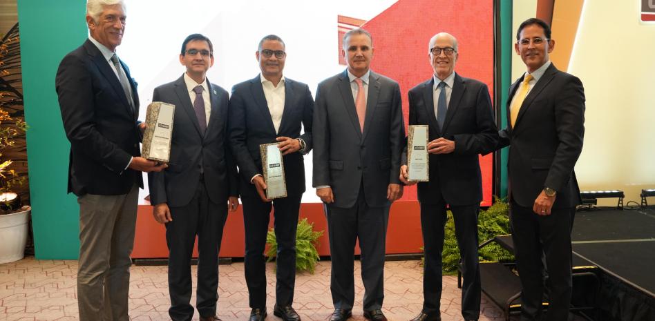 Adocem reconoce a Mariano Briceño Yépez por su liderazgo en el sector construcción